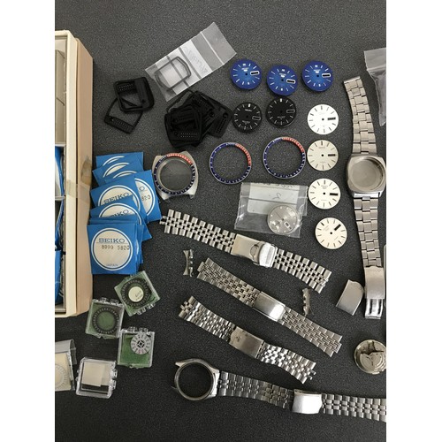 456 - Seiko - Quantity of parts / spares to include movements, glasses, dials, cases, date rings, bracelet... 