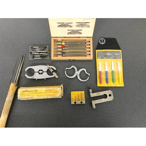 922 - Bergeon - Quantity of Bergeon tools to include metric taps, truing caliper - no. 1883, truing calipe... 