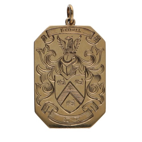 198 - Masonic 9ct pendant inscribed 'Bethell', 9gm, 31mm x 21mm