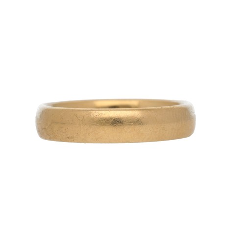 204 - 18ct yellow gold wedding band ring, Birmingham 1914, band width 4mm, 5.3gm, ring size O/P... 