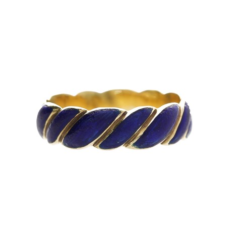 218 - 18ct yellow gold blue enamel wrythen fluted band ring, 4.1gm, width 6mm, ring size N... 