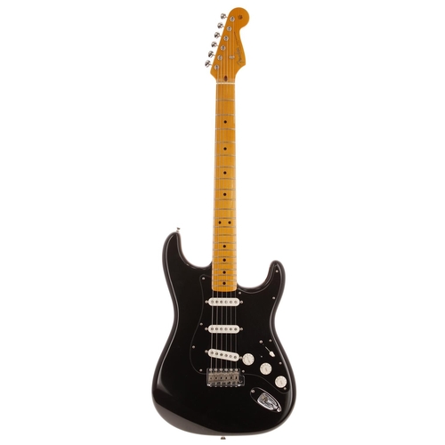 392 - 2010 Fender Custom Shop David Gilmour Stratocaster electric guitar, made in USA; Body: black NOS fin... 