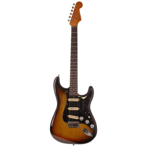 396 - 1962 Fender Stratocaster electric guitar, made in USA; Body: three-tone sunburst poly refinish, many... 