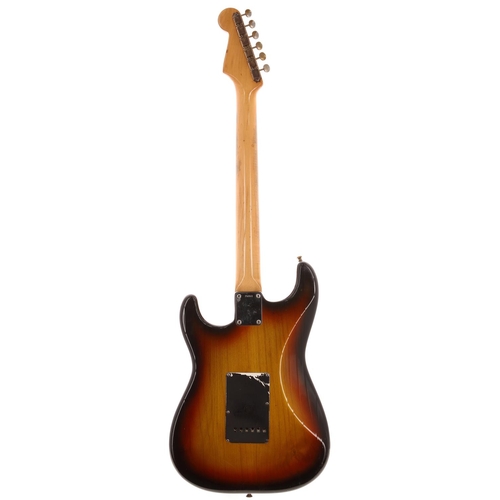 396 - 1962 Fender Stratocaster electric guitar, made in USA; Body: three-tone sunburst poly refinish, many... 