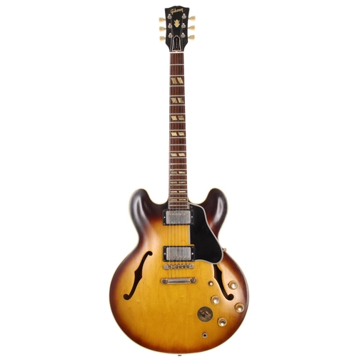 465 - 1961 Gibson ES-345TD electric guitar, made in USA; Body: sunburst finish, light checking, colour fad... 