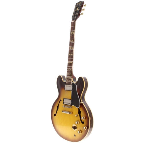 465 - 1961 Gibson ES-345TD electric guitar, made in USA; Body: sunburst finish, light checking, colour fad... 