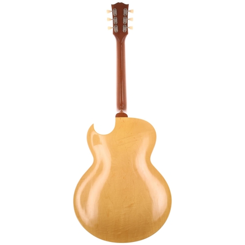 466 - 1959 Gibson ES-175D electric guitar, made in USA; Body: natural finish, lacquer checking to edges, l... 