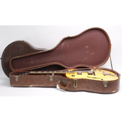 466 - 1959 Gibson ES-175D electric guitar, made in USA; Body: natural finish, lacquer checking to edges, l... 