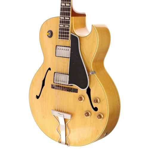 466 - 1959 Gibson ES-175D electric guitar, made in USA; Body: natural finish, lacquer checking to edges, l... 