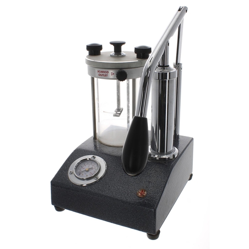 842 - Watch waterproof pressure testing machine with hand pump