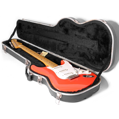 367 - Fender Hank Marvin Stratocaster electric guitar, made in Japan (1997-1998); Body: Fiesta red finish,... 