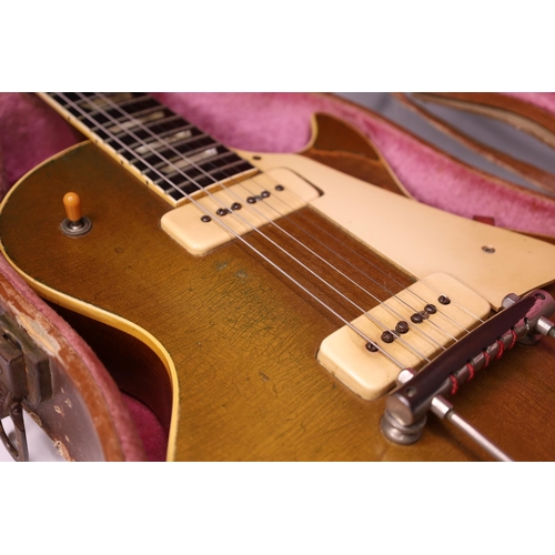 437 - 1952 Gibson Les Paul Model electric guitar, made in USA; Body: gold top finish upon natural mahogany... 