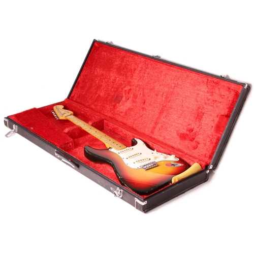 378 - 1974 Fender Stratocaster Hardtail electric guitar, made in USA; Body: three-tone sunburst finish, la... 