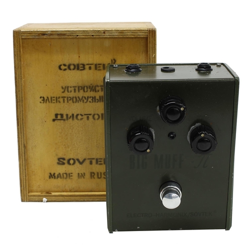 1246 - Electro-Harmonix/Sovtek Big Muff guitar pedal, made in Russia, with original wooden box*Please note:... 