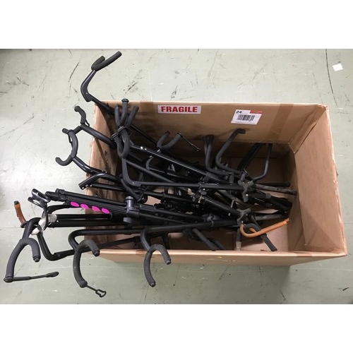 1433 - Selection of various guitar stands; together with approximately five gig bags and a small selection ... 