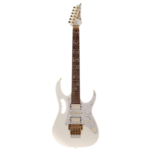 581 - 2008 Ibanez JEM-7V electric guitar, made in Japan; Body: white finish, a few minor dings to back edg... 