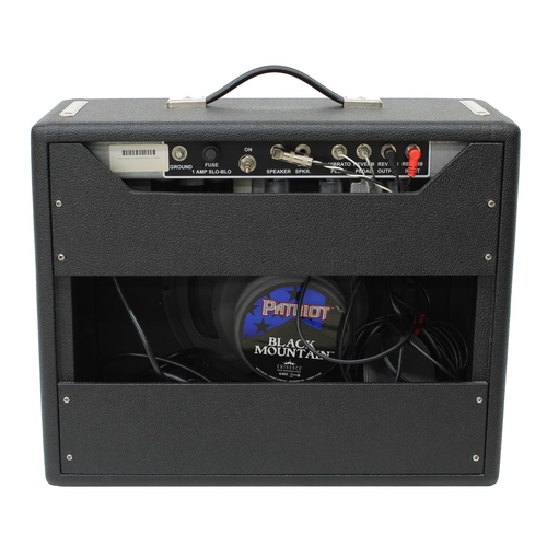 1127 - Headstrong Lil' King Reverb-Amp guitar amplifier, made in USA, with footswitch and dust cover*Please... 