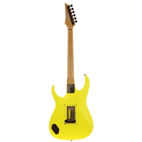 584 - 1987 Ibanez RG550 electric guitar, made in Japan; Body: Desert Sun Yellow finish, finish crack withi... 