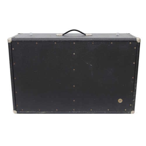 992 - Fender 2x12 guitar amplifier speaker cabinet, made in USA, circa 1964*Please note: Gardiner Houlgate... 