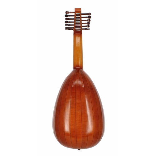 1584 - Modern German lute, with thirteen satinwood ribs and spruce table, case