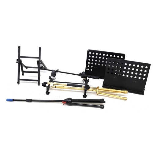 3030 - Good selection of various stands to include a multi-tier keyboard stand, further keyboard stands, mi... 