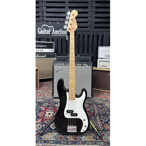 833 - Tanglewood Nevada FPB24 bass guitar; together with a Peavey Combo 115 bass guitar amplifier and a Ma... 