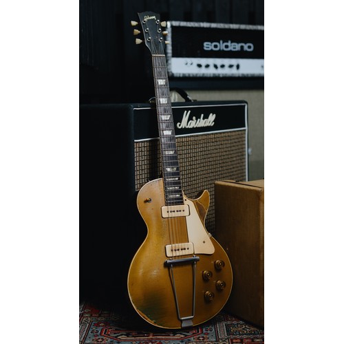 437 - 1952 Gibson Les Paul Model electric guitar, made in USA; Body: gold top finish upon natural mahogany... 