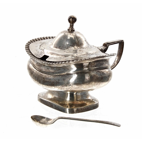 535 - George III silver boat shaped mustard, with handle and hinged cover, enclosing a gilt interior and b... 