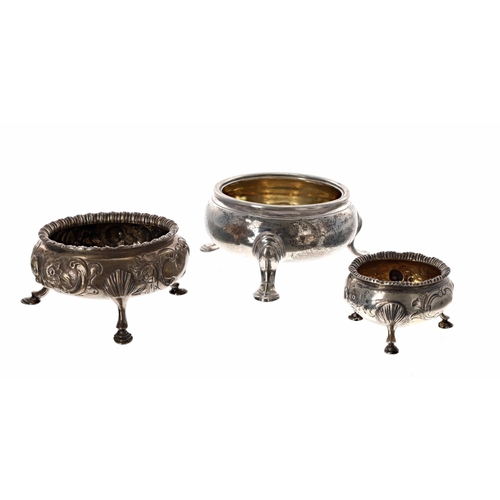 510 - Victorian circular silver salt, with plain body and raised on three hoof feet, the interior gilt (no... 