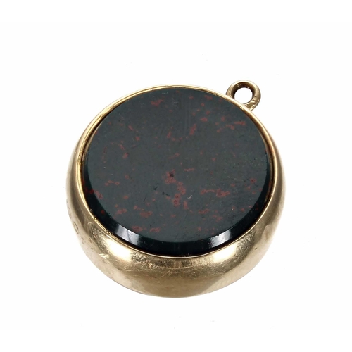 592 - 18ct gold and blood stone pendant compass, 1