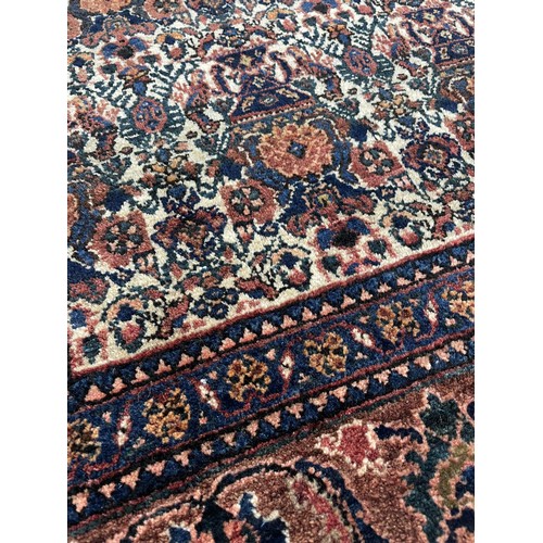 905 - Persian Zeleh Soltan rug, 59