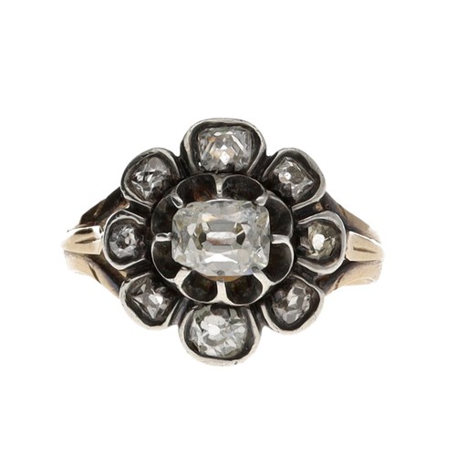 313 - Antique old mine-cut diamond cluster ring, the centre diamond 0.50ct approx, clarity SI, colour J, i... 