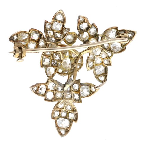 359 - Attractive Victorian old-cut diamond set floral design brooch, set in yellow and white metal, 5.1gm,... 