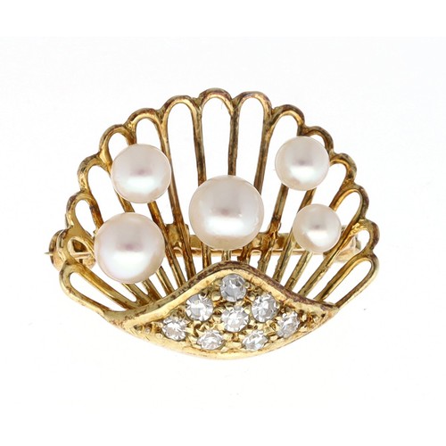 114 - 14ct yellow gold cultured pearl and pavé diamond set clam shell design brooch, round brilliant-cuts,... 