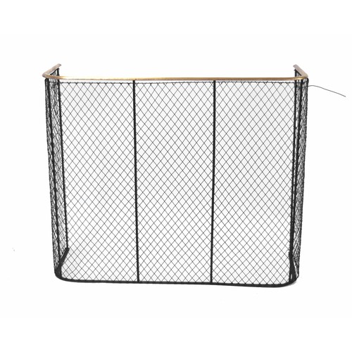 1093 - Victorian brass and mesh nursery fireguard, 36