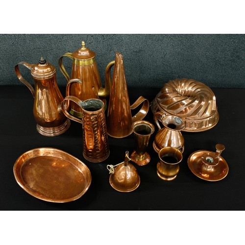 1174 - Assorted copper ware to include a 10.5