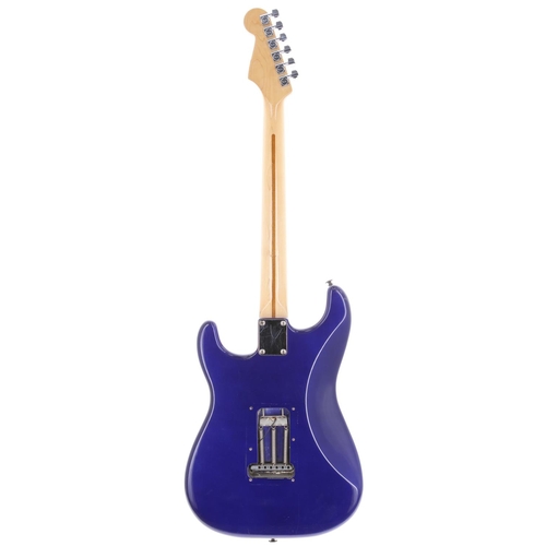 17 - 2000 Fender Standard Stratocaster electric guitar, made in Mexico; Body: midnight blue finish, scrat... 