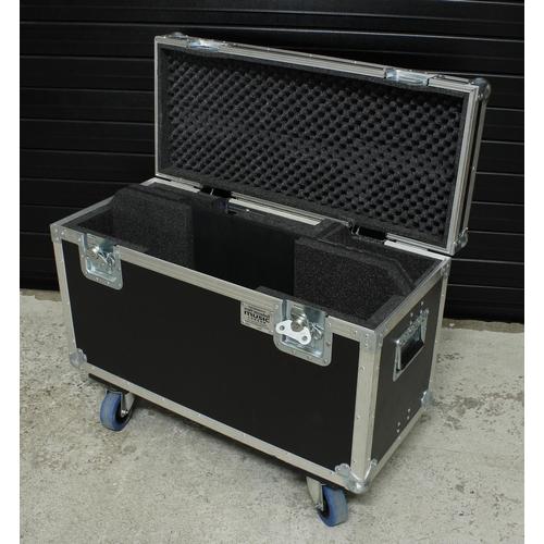 561 - The Script - heavy duty multi-compartment flight case on wheels, 61cm high, 81cm wide, 36cm deep*Red... 