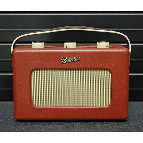 1085 - Vintage Roberts Model R200 radio, converted with guitar input to use as an amplifier whilst the radi... 