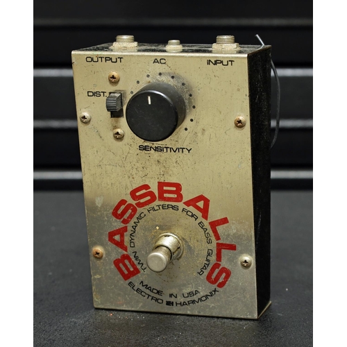 1211 - Electro-Harmonix Bassballs Twin Dynamic filter for bass guitar pedal*Please note: Gardiner Houlgate ... 