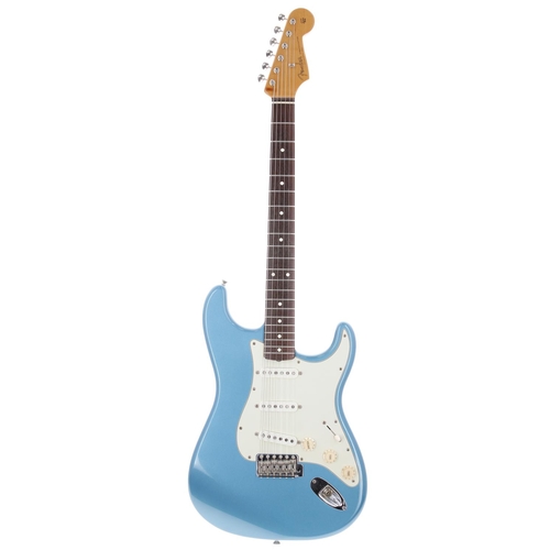 31 - 1999 Fender '62 Reissue Stratocaster electric guitar, made in Mexico; Body: Lake Placid blue finish;... 