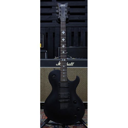 871 - Schecter Diamond Series Solo-6 Custom electric guitar; Body: matt black finish, surface marks; Neck:... 