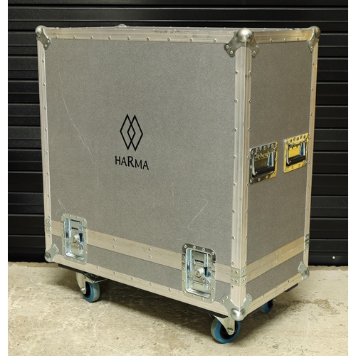 1113 - Harma branded flight case on wheels suitable for a 4 x 12 Marshall type guitar amplifier cabinet*Ple... 