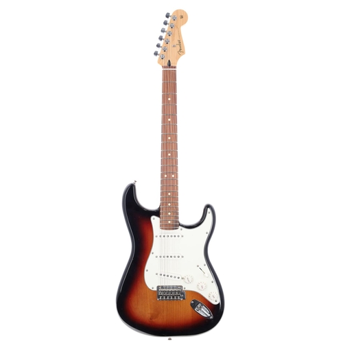 67 - 2022 Fender Player Stratocaster electric guitar, made in Mexico; Body: three-tone sunburst finish, a... 