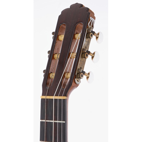 3222 - 1960s Hermanos Vera classical guitar, made in Madrid, Spain; Back and sides: mahogany, heavy finish ... 