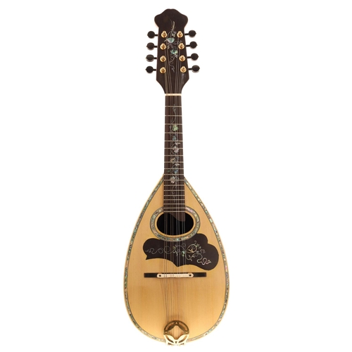 1533 - Good modern Neapolitan mandolin, the bowl back with alternating coloured woods and the spruce table ... 