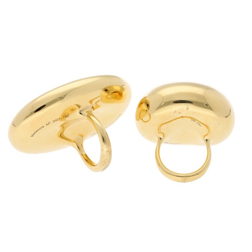 69 - Jaqueline Rabun - two 18ct yellow gold rings, stamped, 82.5gm (28)