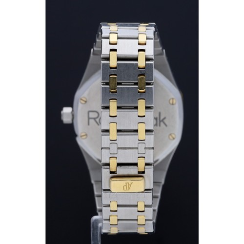 37 - Audemars Piguet Royal Oak automatic stainless steel and gold gentleman's wristwatch, case no. D-171x... 