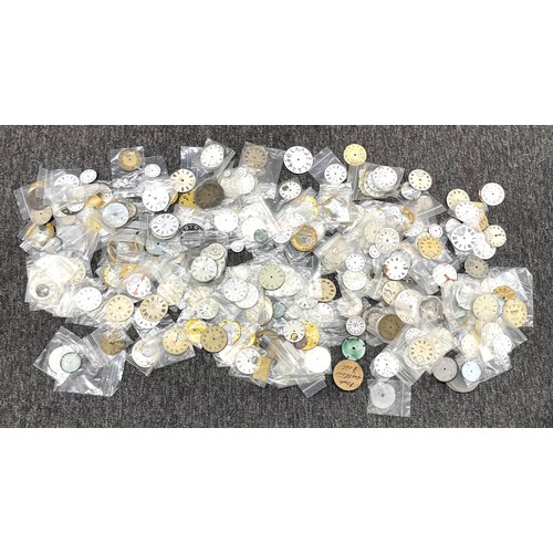 250 - Quantity of assorted pocket and fob watch dials