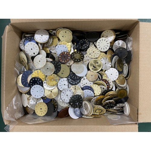 464 - Large quantity of assorted wristwatch dials